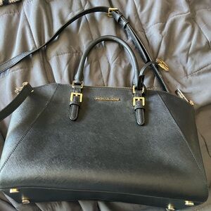 Micheal Kors purse